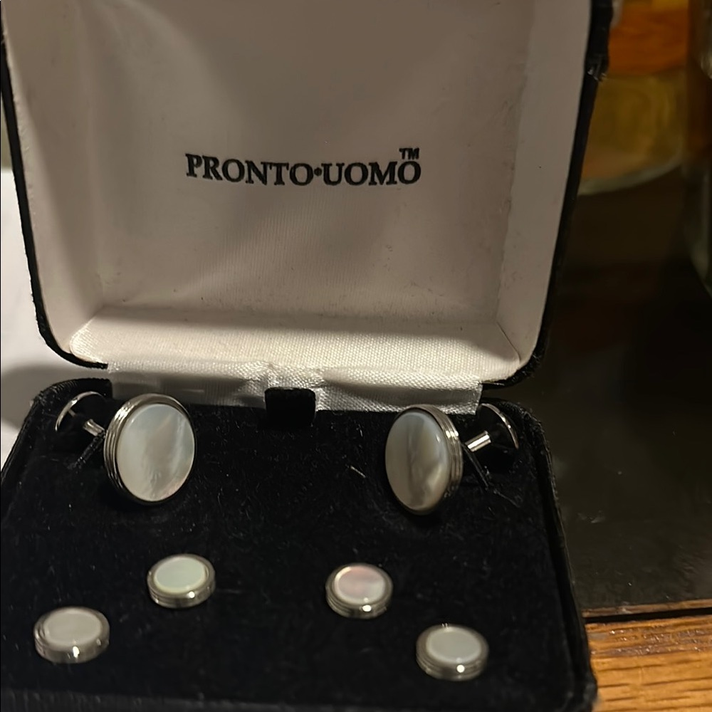 Pronto Uomo Silver and Pearl Cufflinks Set